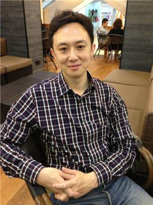 教育经历 1994/09~1998/06，逢甲大学，水利工程学系，本科/学士 2000/09~2001/10，荷兰IHE，水利系（河川工程方向），研究生/硕士 2004/09~2008/07，清华大学，水利系（泥沙方向），研究生/博士  工作经历 2002/04~2003/03，台湾淡江大学，水资源管理与政策研究中心，研究助理 2008/08~2010/08，中山大学，地理科学与规划学院，博士后 2010/09~2013/05，中山大学，地理科学与规划学院，讲师 2013/06~2018/7，中山大学，地理科学与规划学院，副教授 2018/8~ 迄今，中山大学，土木工程学院，副教授  论文著作  Chen Zhihe*, Zeng Bingchuan. Characteristics of micro-interface adsorption kinetics between sediments and Cu ions.   International Journal of Sediment Research (2016) In Press.http://dx.doi.org/10.1016/j.ijsrc.